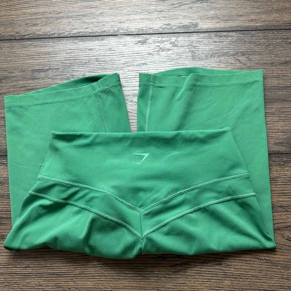 Gymshark Green Apparel - Picture 2 of 4